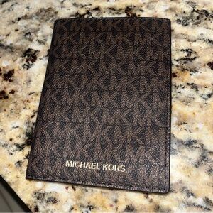 Michael Kors Bedford Jet Set Passport Wallet